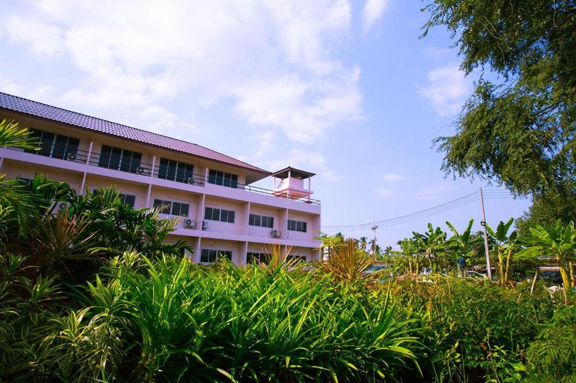 Be Fine Sabuy Hotel And Resort Surat Thani Bagian luar foto